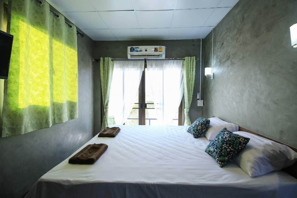 Falik Farm Stay Ayutthaya Eksteriør billede