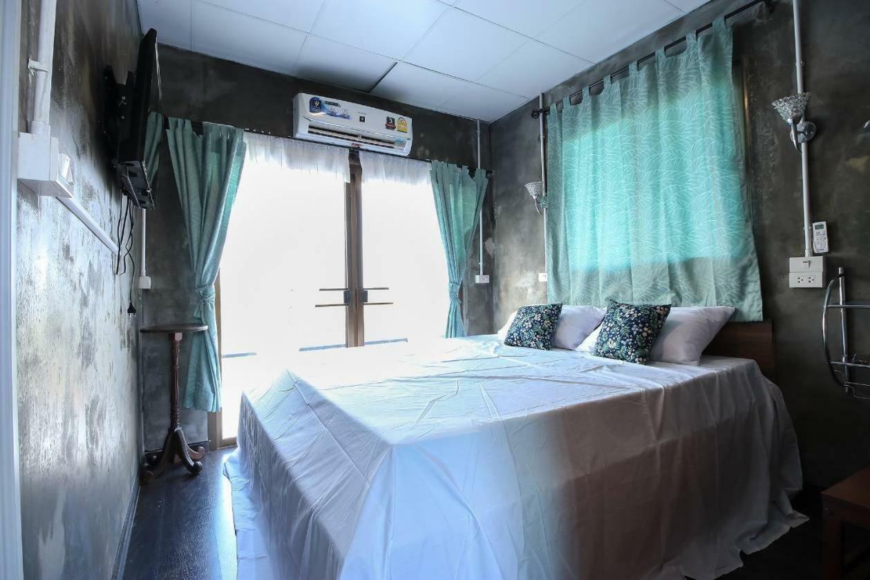 Falik Farm Stay Ayutthaya Eksteriør billede