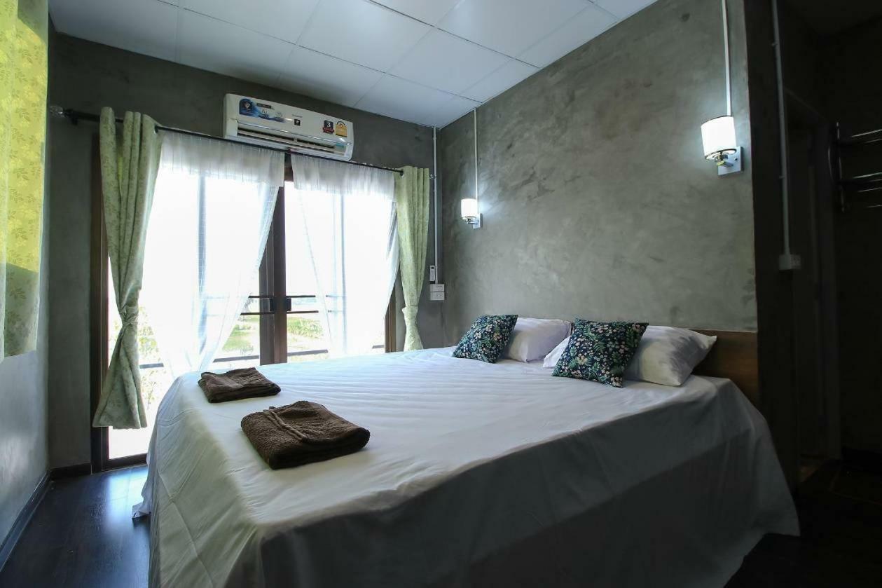 Falik Farm Stay Ayutthaya Eksteriør billede